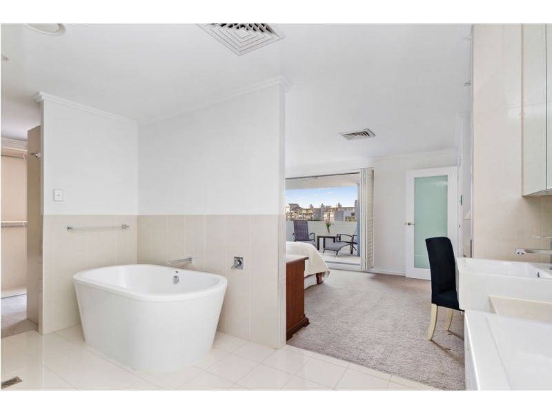 18/215 Wellington Road, East Brisbane QLD 4169