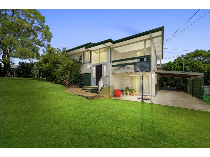 7 Tara Street, Stafford Heights QLD 4053