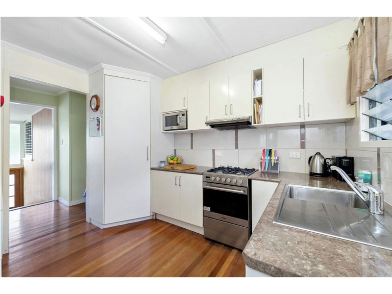 7 Tara Street, Stafford Heights QLD 4053