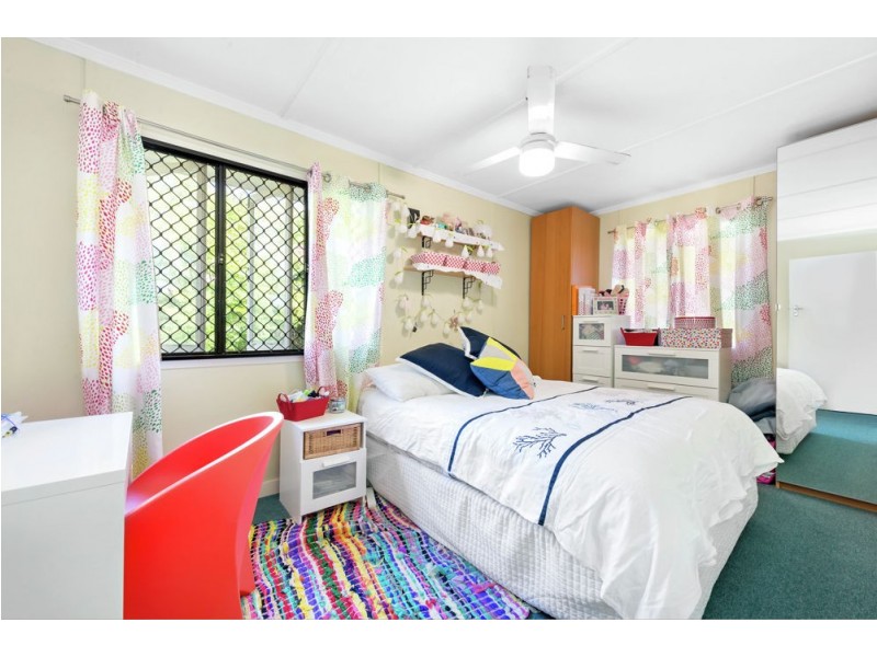 7 Tara Street, Stafford Heights QLD 4053