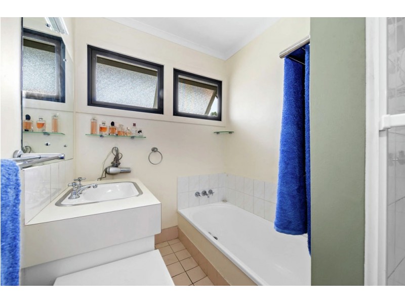 7 Tara Street, Stafford Heights QLD 4053