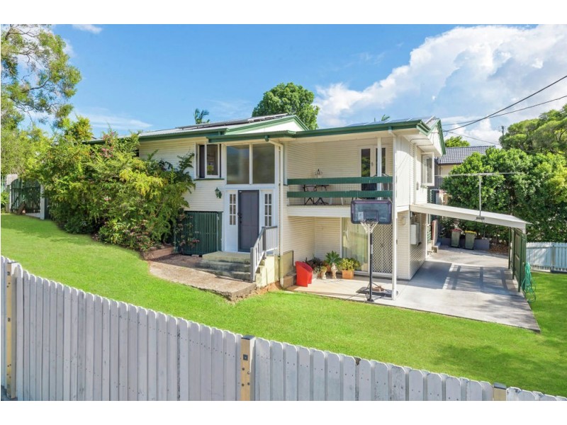 7 Tara Street, Stafford Heights QLD 4053