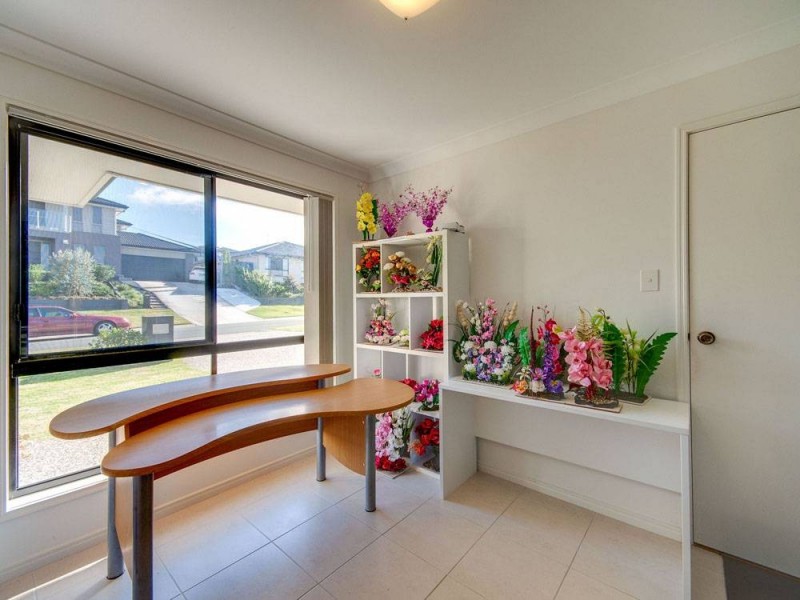 4 Norgay Court, Warner QLD 4500
