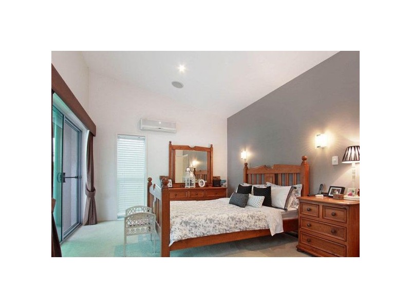 109 Saturn Crescent, Bridgeman Downs QLD 4035