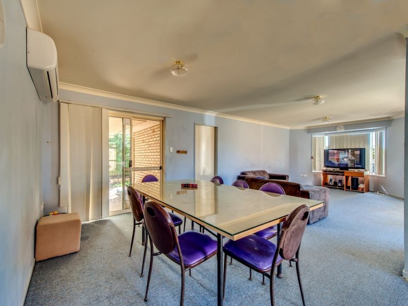8 Morris Street, Flinders View QLD 4305