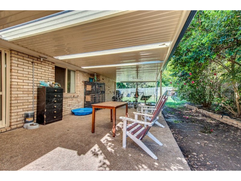8 Morris Street, Flinders View QLD 4305
