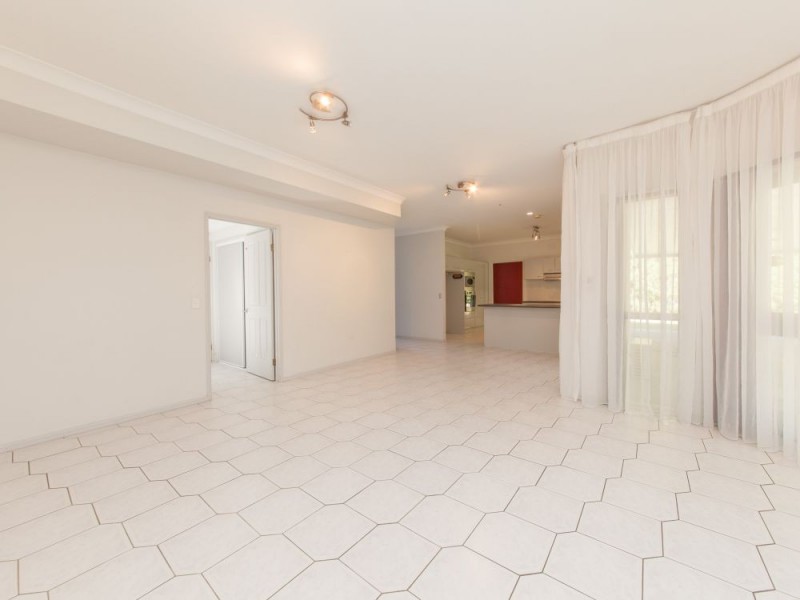 16 Boudin Place, Forest Lake QLD 4078