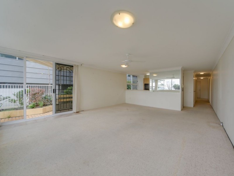 1/40 Marine Parade, Miami QLD 4220