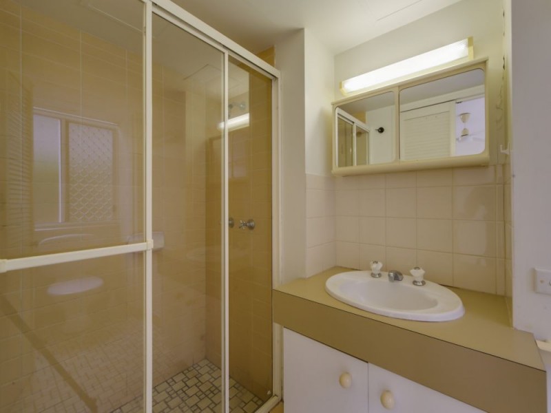 1/40 Marine Parade, Miami QLD 4220