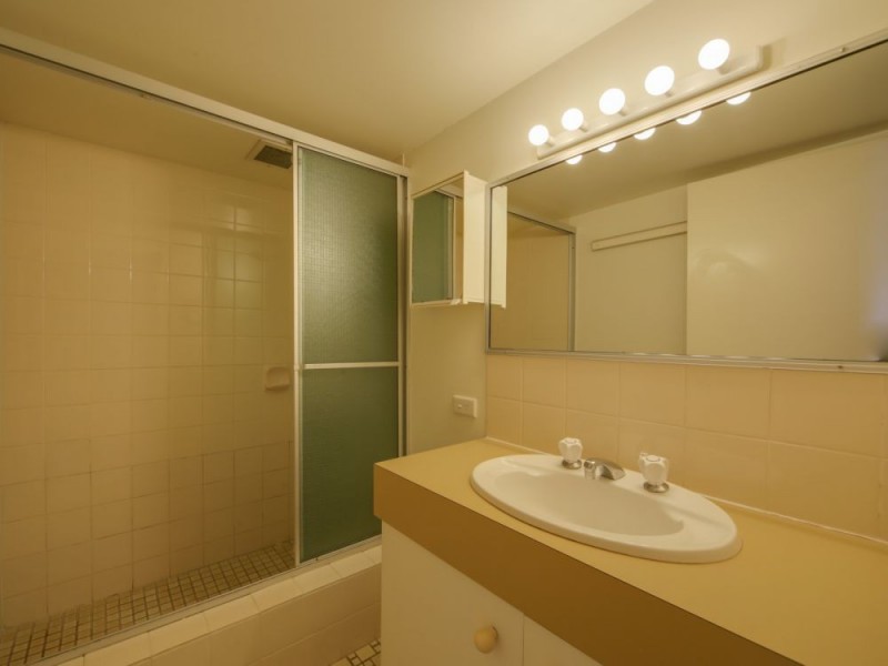 1/40 Marine Parade, Miami QLD 4220