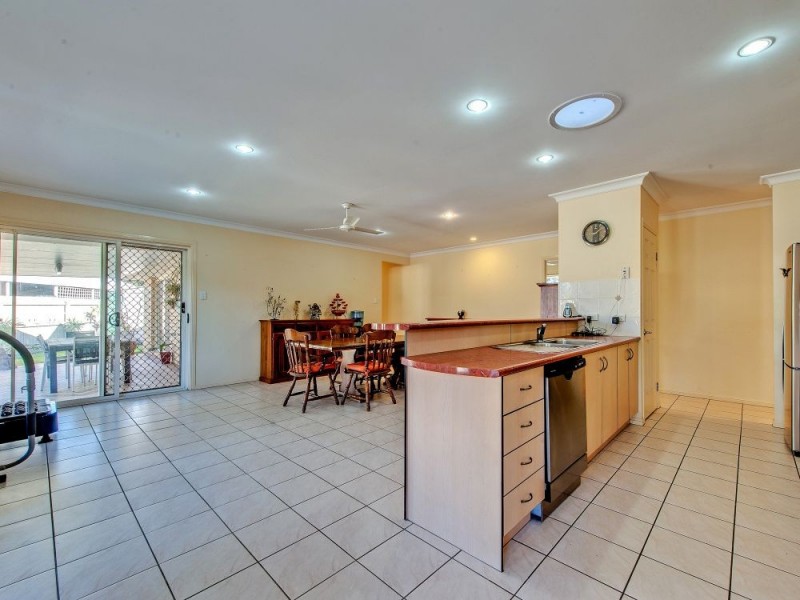 18 Tuckeroo Place, Sunnybank Hills QLD 4109