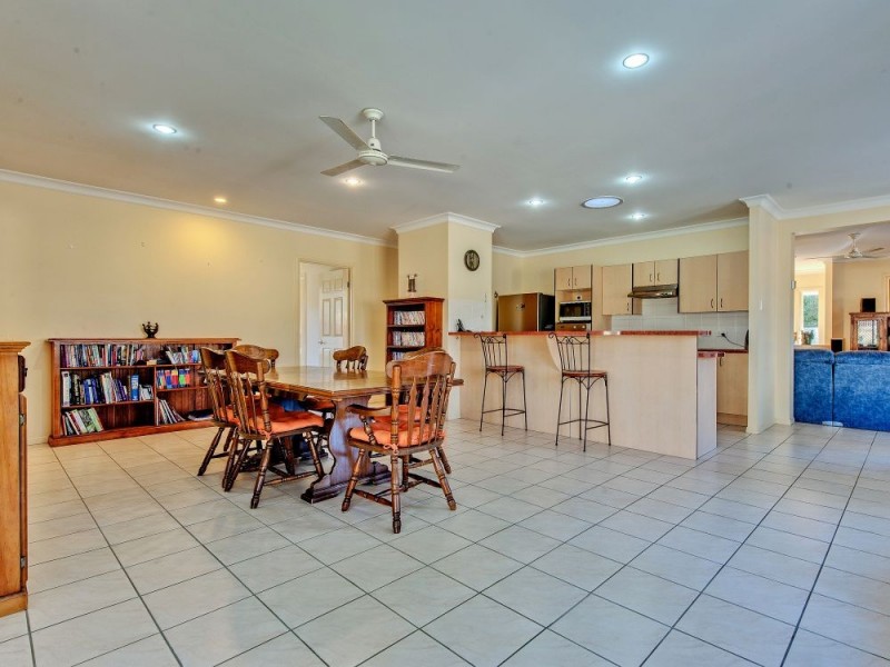 18 Tuckeroo Place, Sunnybank Hills QLD 4109