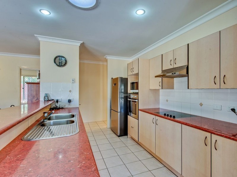 18 Tuckeroo Place, Sunnybank Hills QLD 4109