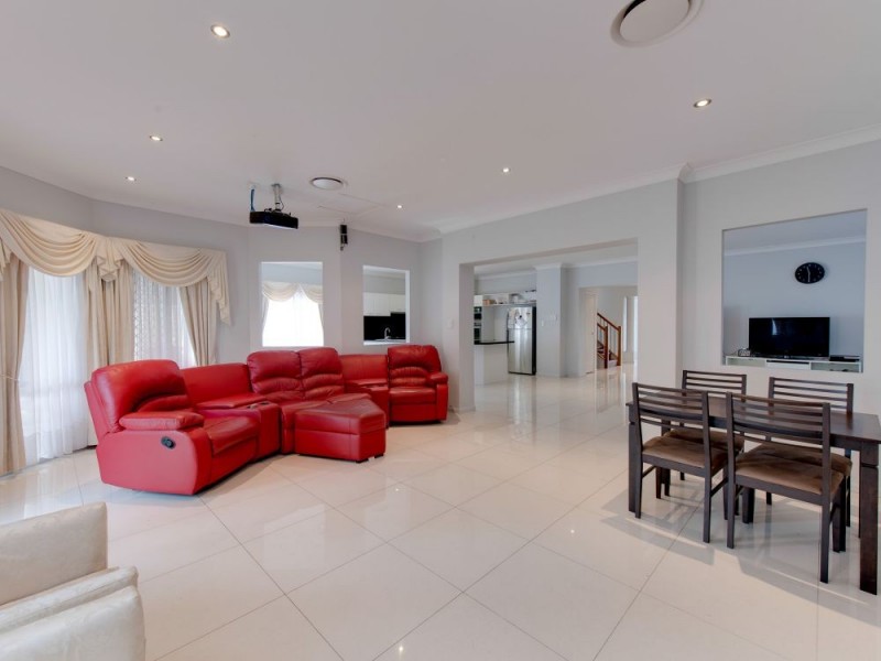 120 The Avenue, Sunnybank Hills QLD 4109