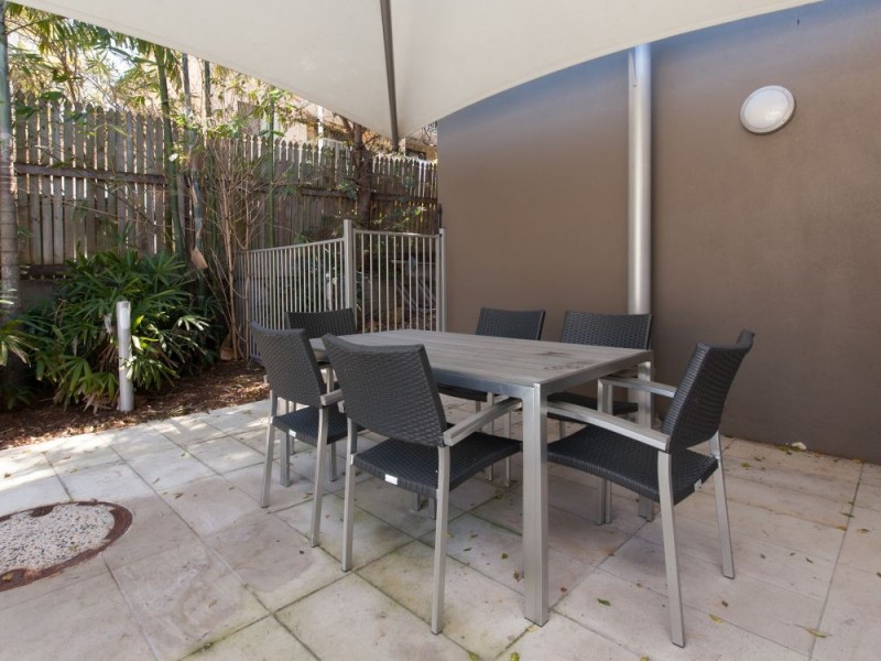 301/18 Paradise Street, Highgate Hill QLD 4101