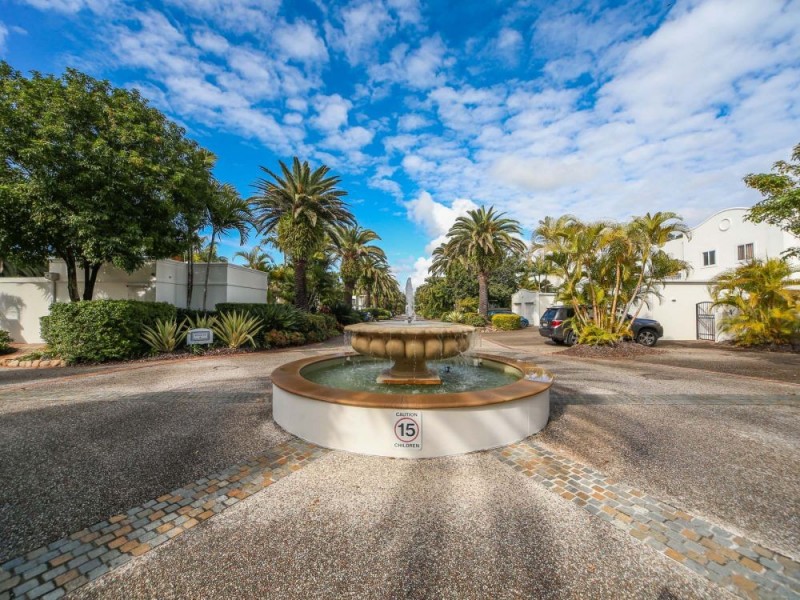 2 ‘Central’ 100 Cotlew Street East, Southport QLD 4215
