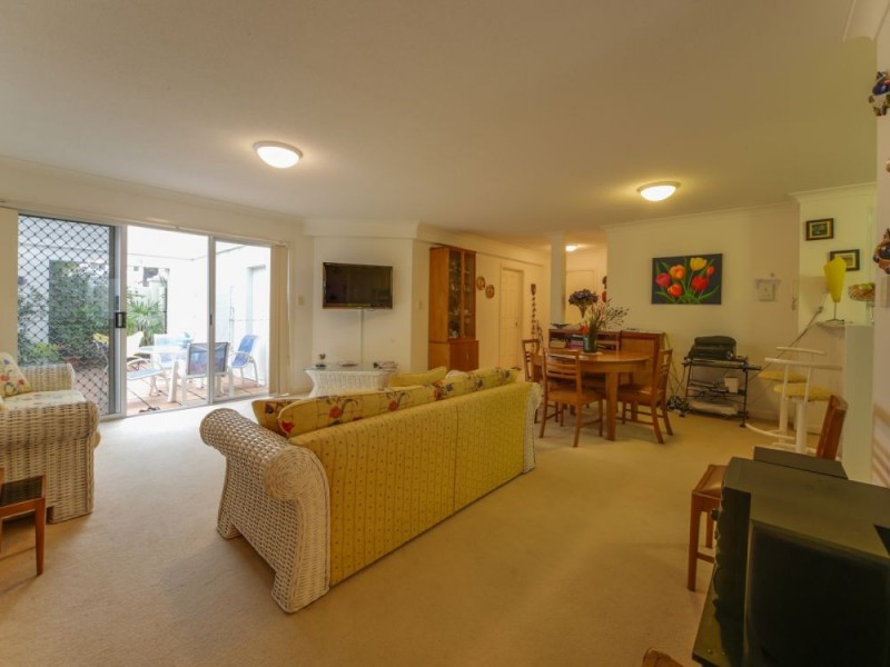 2 ‘Central’ 100 Cotlew Street East, Southport QLD 4215