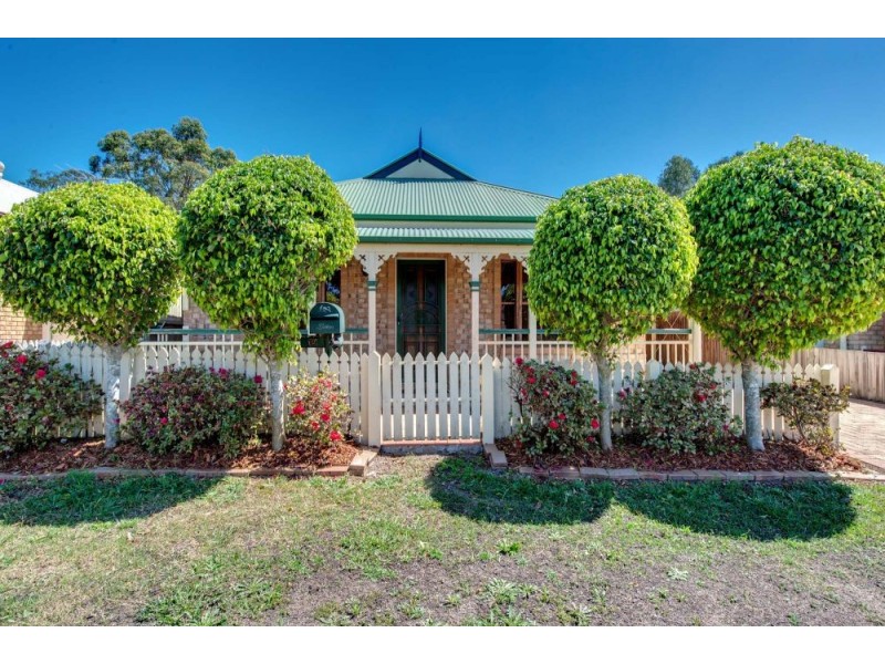19 Sherwood Place, Forest Lake QLD 4078