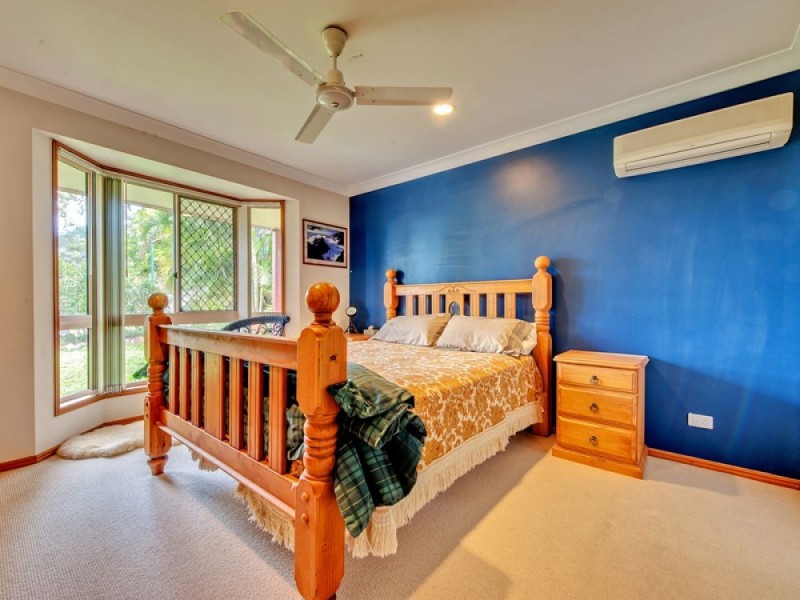 7 Mitchell Place, Forest Lake QLD 4078