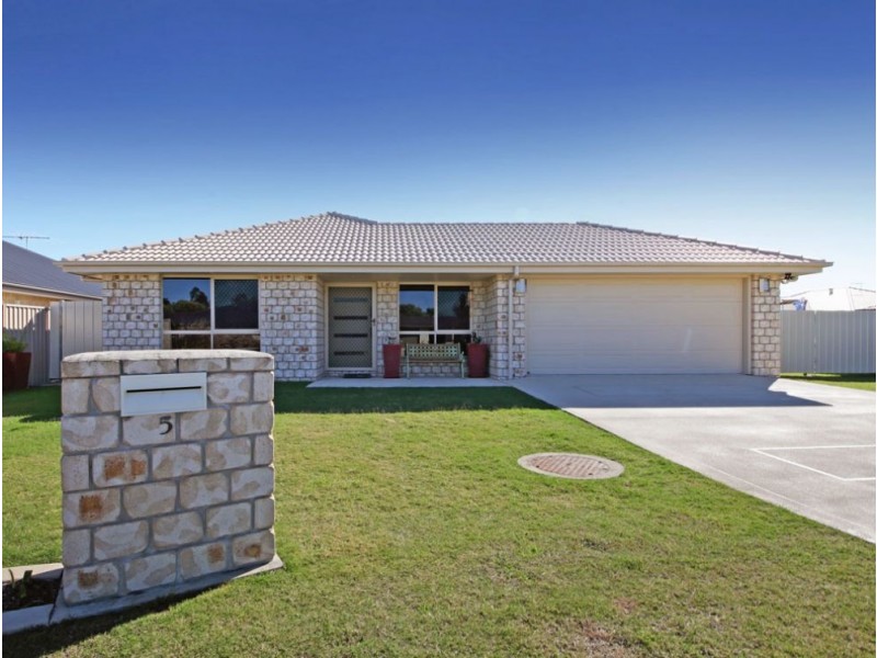 5 Bothwell Place (runs along Joyner circuit), Caboolture QLD 4510