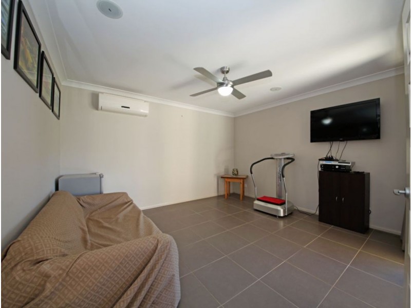 5 Bothwell Place (runs along Joyner circuit), Caboolture QLD 4510