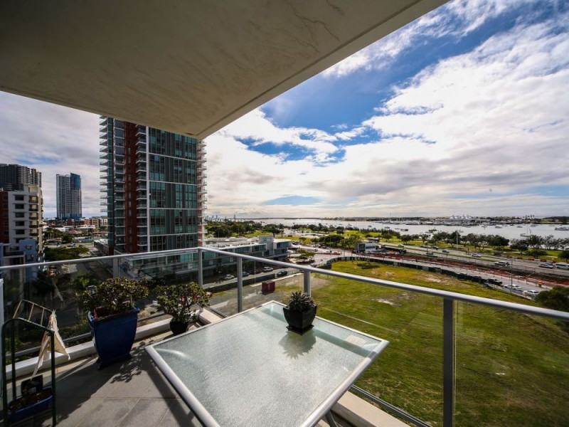 1002/4 Como Crescent, Southport QLD 4215