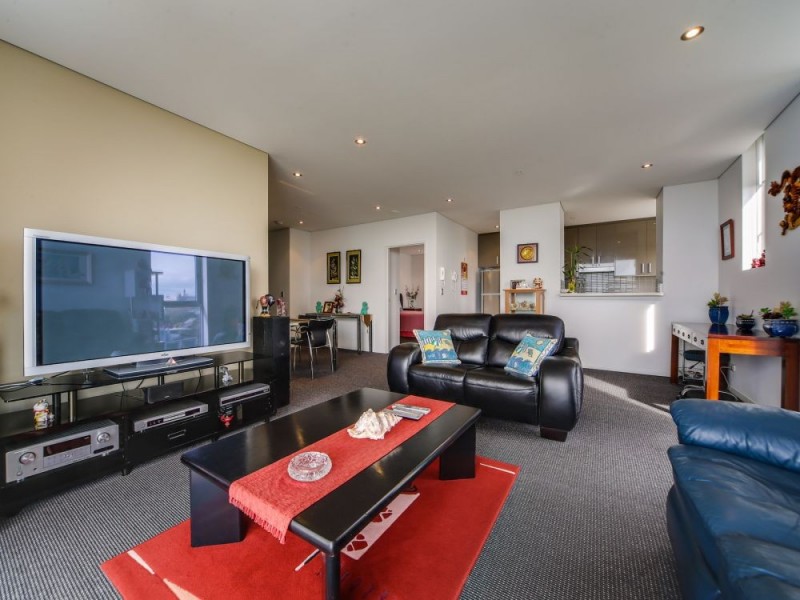 1002/4 Como Crescent, Southport QLD 4215