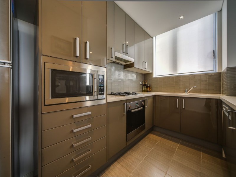 1002/4 Como Crescent, Southport QLD 4215