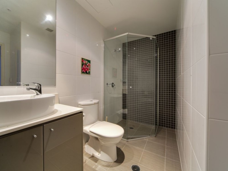 1002/4 Como Crescent, Southport QLD 4215