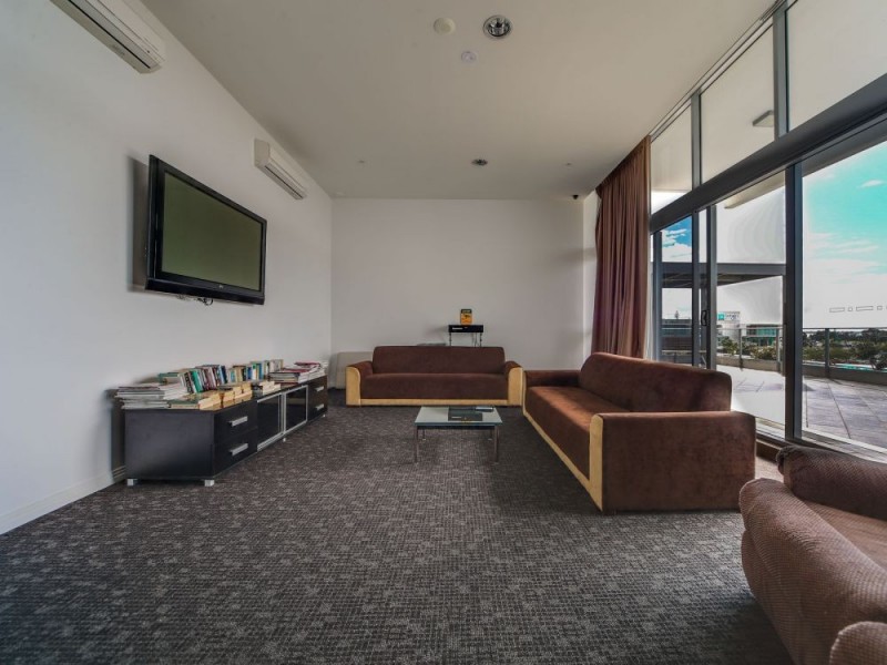 1002/4 Como Crescent, Southport QLD 4215