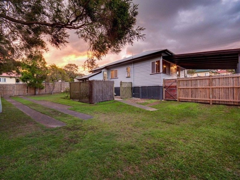 24 Castling Street, Stafford QLD 4053