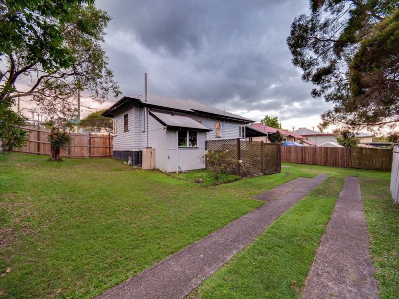 24 Castling Street, Stafford QLD 4053