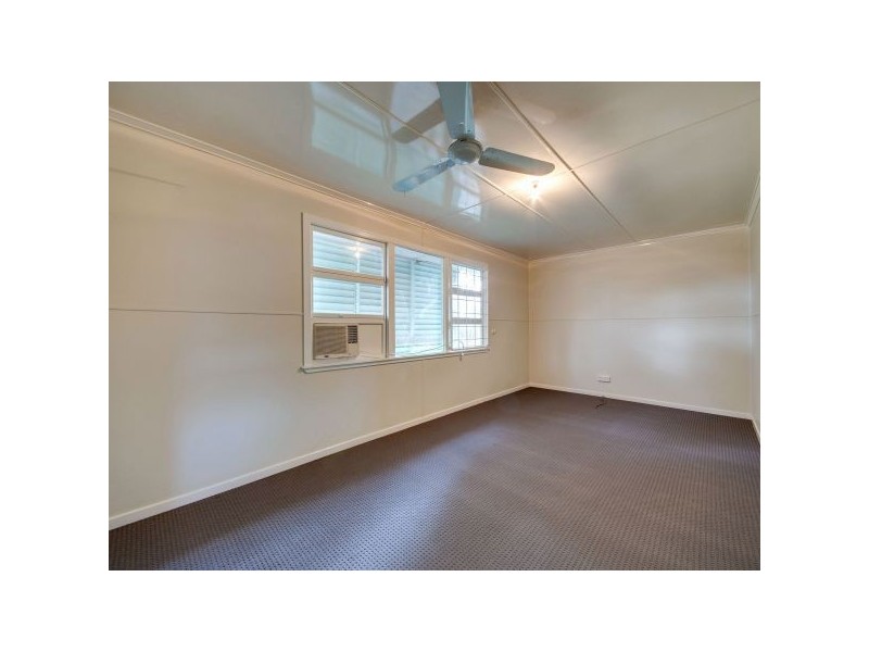 3 Spitfire Ave, Strathpine QLD 4500