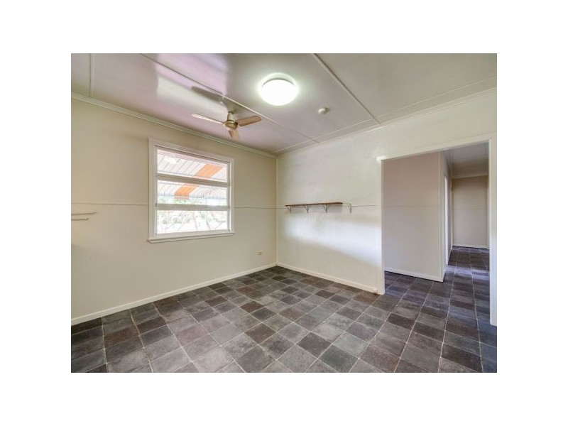 3 Spitfire Ave, Strathpine QLD 4500