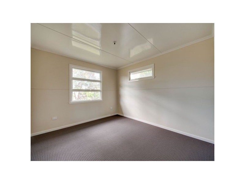 3 Spitfire Ave, Strathpine QLD 4500