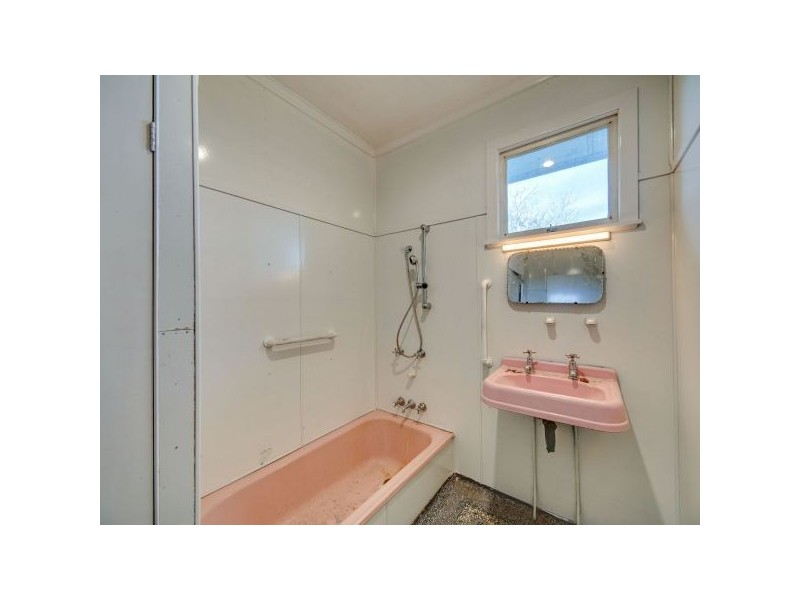 3 Spitfire Ave, Strathpine QLD 4500