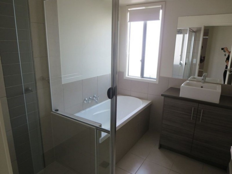 32 Greentrees Tce,, Springfield Lakes QLD 4300