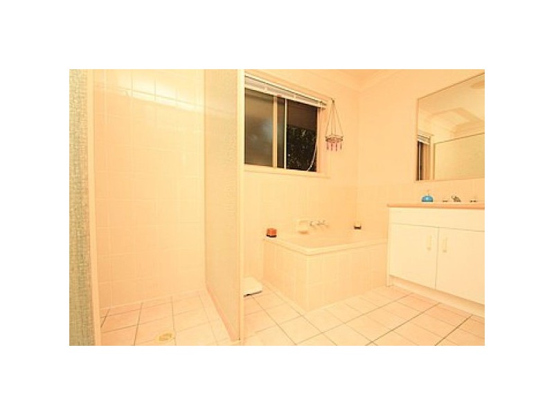 8 Kingsford Street, Forest Lake QLD 4078