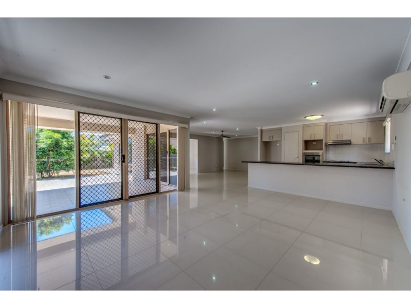 77 Laurel Street, Heathwood QLD 4110