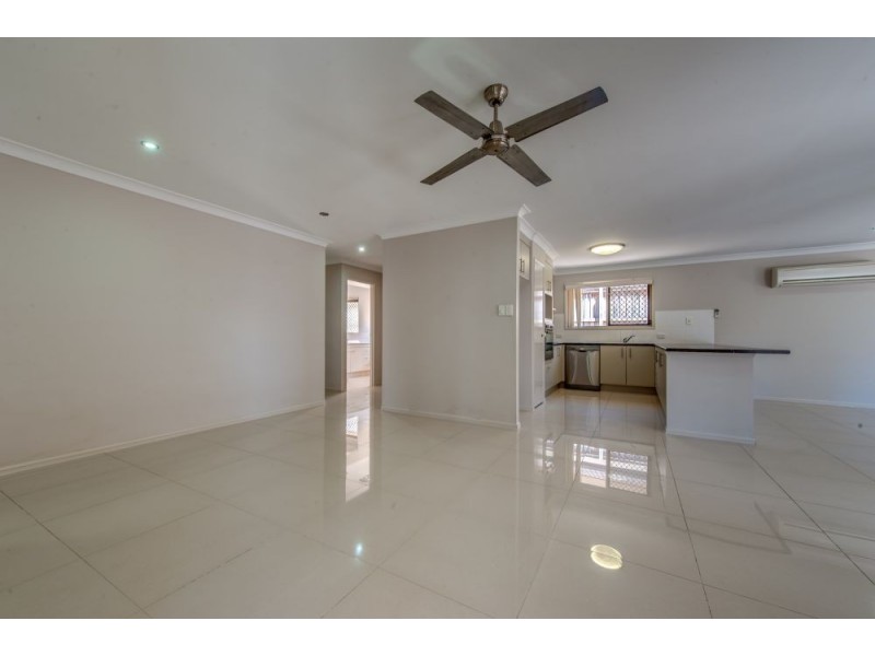 77 Laurel Street, Heathwood QLD 4110