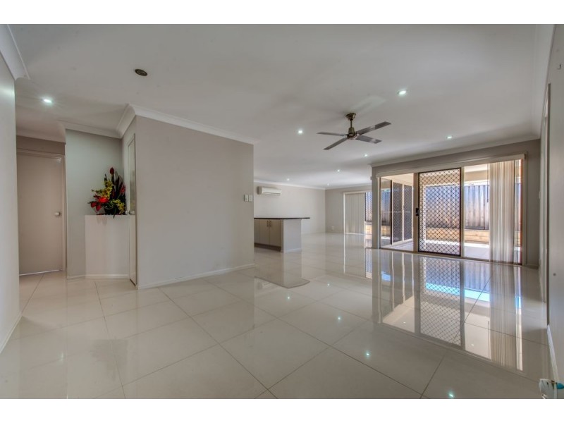 77 Laurel Street, Heathwood QLD 4110