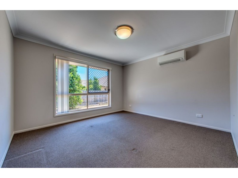 77 Laurel Street, Heathwood QLD 4110