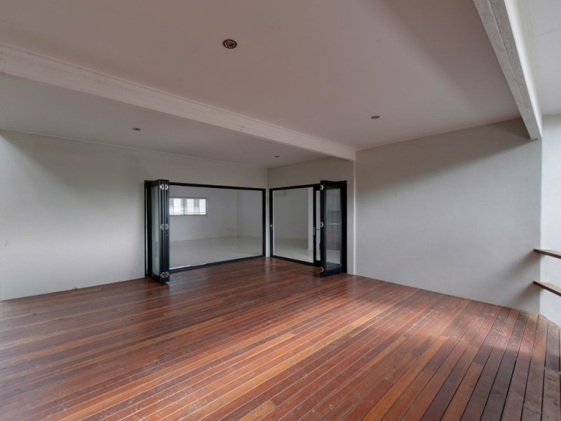 8 Amott Street, Stafford Heights QLD 4053