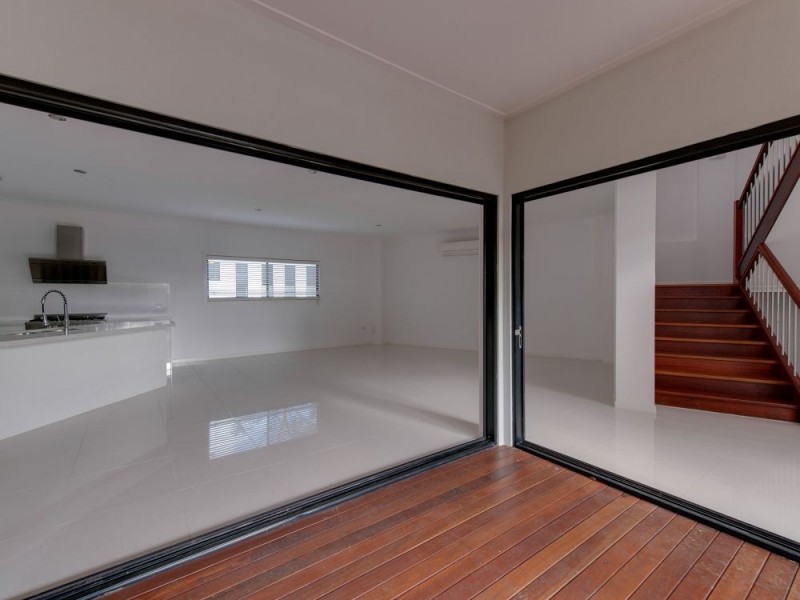 8 Amott Street, Stafford Heights QLD 4053