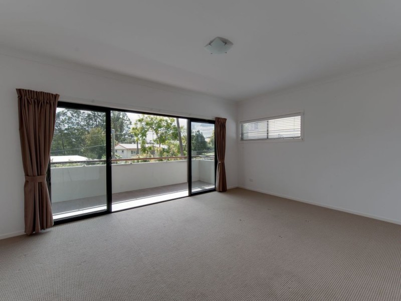 8 Amott Street, Stafford Heights QLD 4053