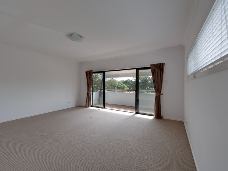 8 Amott Street, Stafford Heights QLD 4053