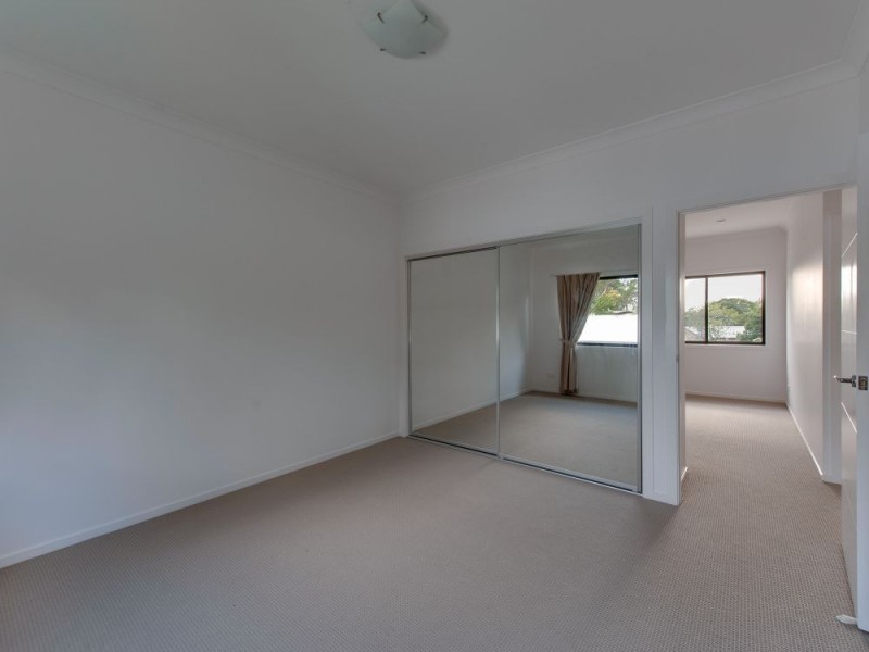 8 Amott Street, Stafford Heights QLD 4053