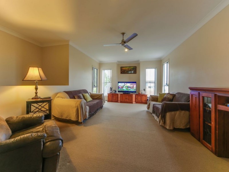 8 Chinaberry Crescent, Upper Coomera QLD 4209