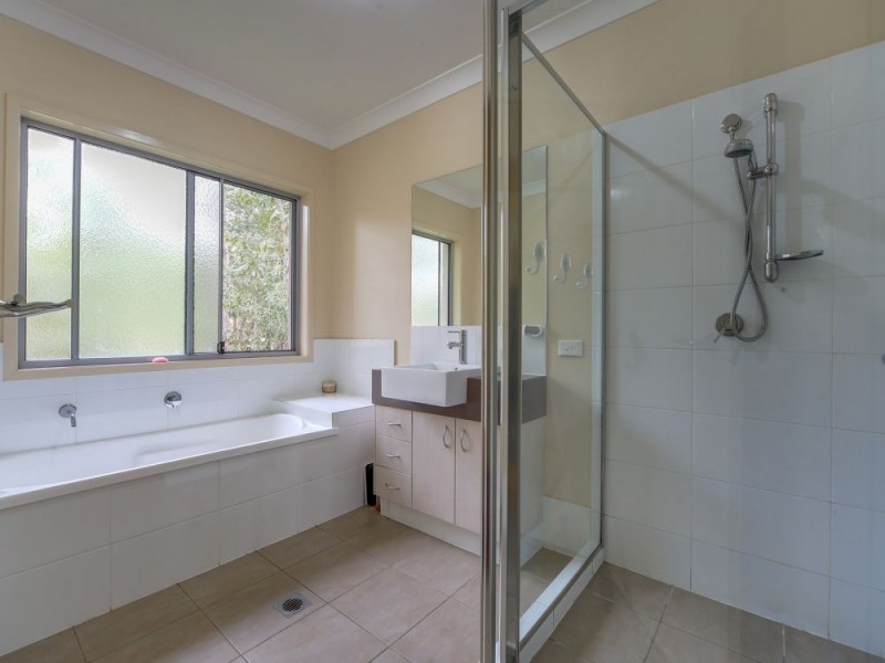 8 Chinaberry Crescent, Upper Coomera QLD 4209