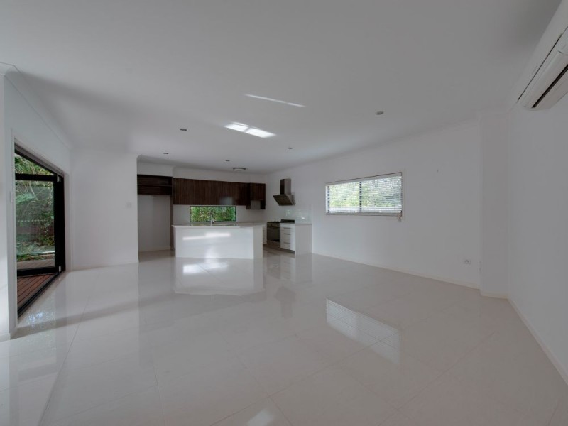 8 Amott Street, Stafford Heights QLD 4053